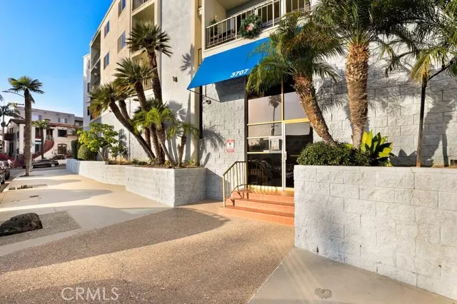 Long Beach, CA 90803,3707 E Livingston Drive #301