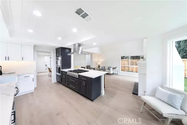 Costa Mesa, CA 92626,3389 Wimbledon Way