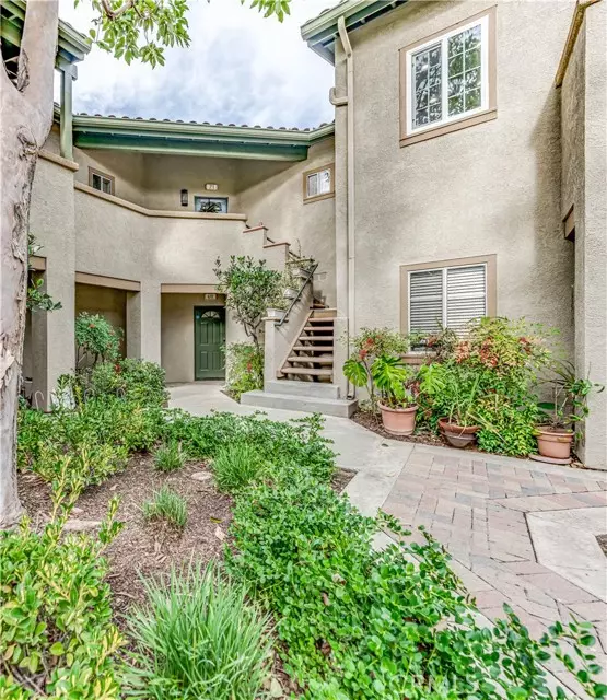 69 Via Contento, Rancho Santa Margarita, CA 92688