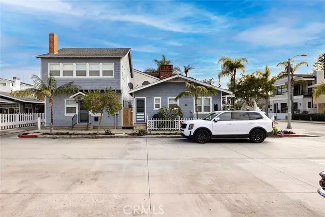 Newport Beach, CA 92661,110 E Bay Avenue