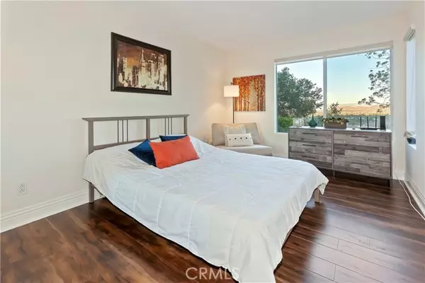 Corona, CA 92882,2425 Del Mar Way #203