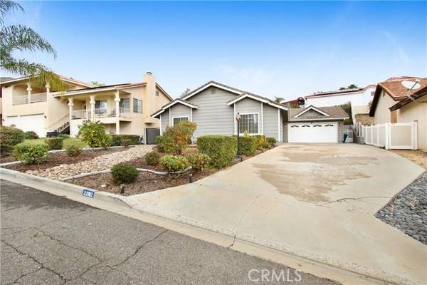 22182 Hoofbeat way, Canyon Lake, CA 92587