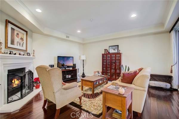 401 Bernard Street #212, Costa Mesa, CA 92627