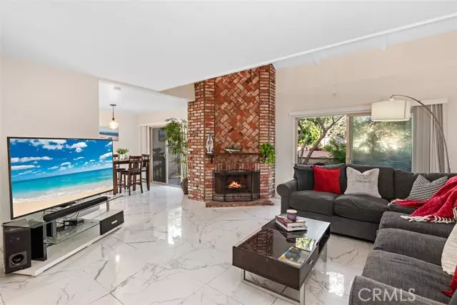 20926 Sailmaker Circle, Huntington Beach, CA 92648