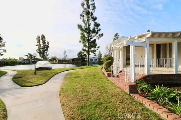 Brea, CA 92821,662 View Lake #172