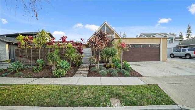 561 Sturgeon Drive, Costa Mesa, CA 92626