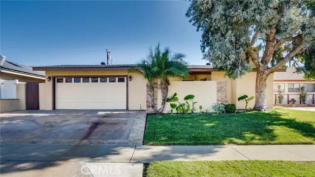 15052 Genoa Circle, Huntington Beach, CA 92647