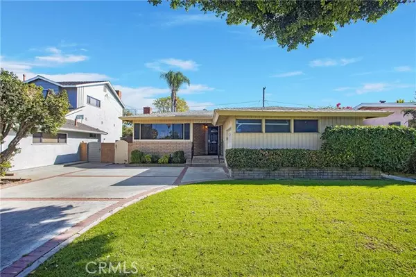 2812 Hackett Avenue, Long Beach, CA 90815