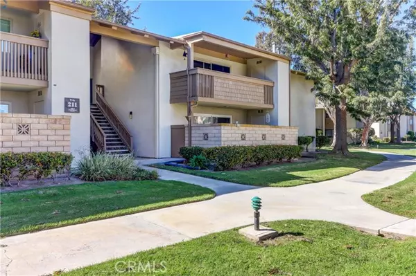 Huntington Beach, CA 92646,8877 Lauderdale Court #211-F