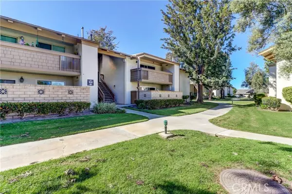 8877 Lauderdale Court #211-F, Huntington Beach, CA 92646