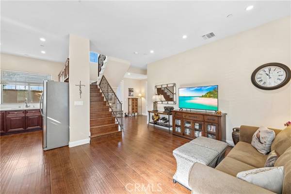 7605 Lilly Way, North Hollywood, CA 91605