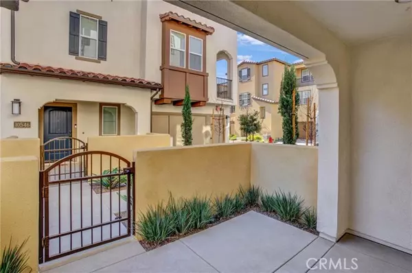 Los Alamitos, CA 90720,10562 Acorn Place