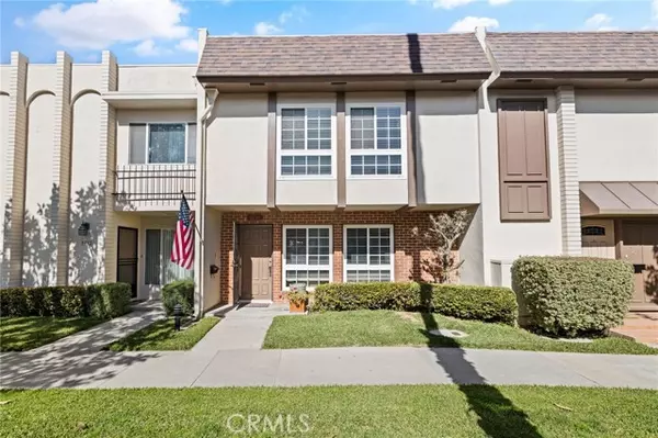 9736 Brookhaven Circle, Huntington Beach, CA 92646