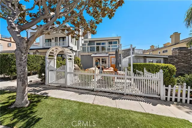 Corona Del Mar, CA 92625,510 Jasmine Avenue #Upper