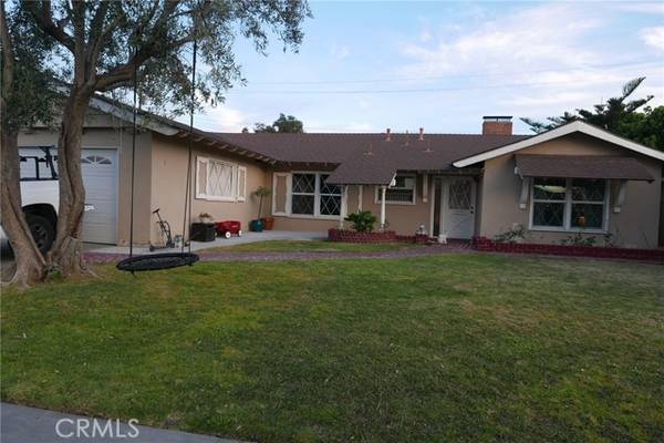 3126 Madeira Avenue, Costa Mesa, CA 92626