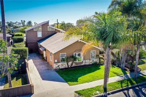 118 Adams Avenue, Huntington Beach, CA 92648