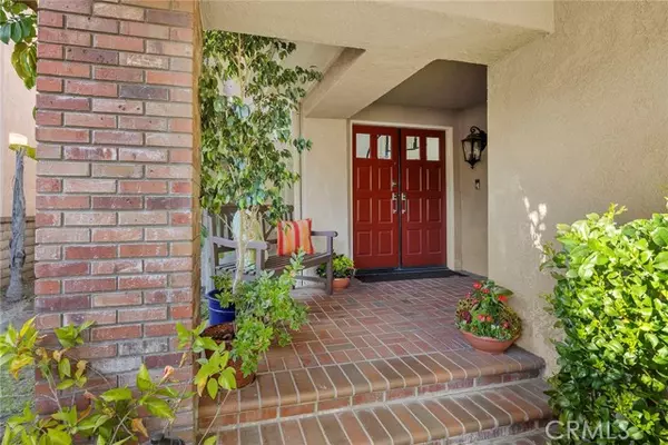 27471 Glenwood Drive, Mission Viejo, CA 92692