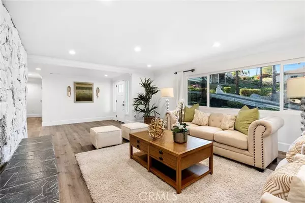 Vista, CA 92083,240 Mar Vista Drive