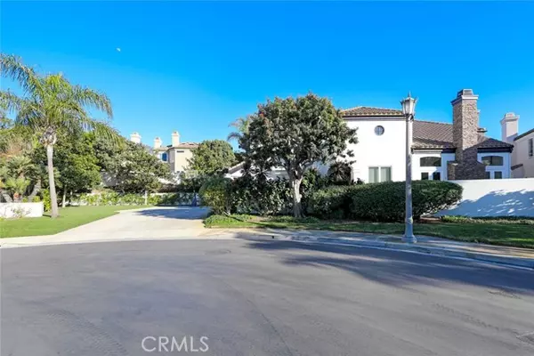 Huntington Beach, CA 92648,6471 Oakcrest Circle