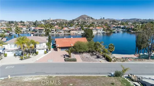 22894 Blue Bird, Canyon Lake, CA 92587