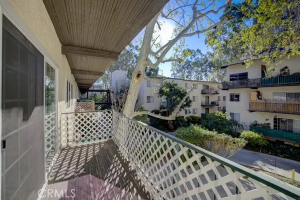 Encino, CA 91316,5460 White Oak Avenue #C207