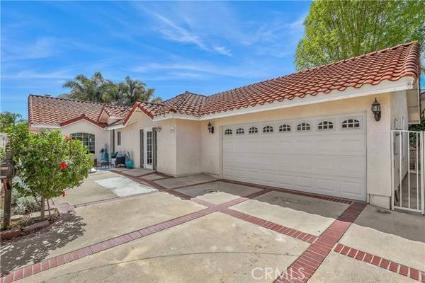 22305 Savona, Laguna Hills, CA 92653