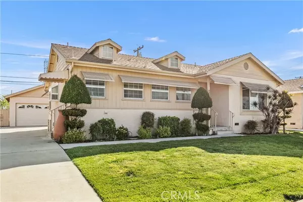 5202 Stevely Avenue, Lakewood, CA 90713