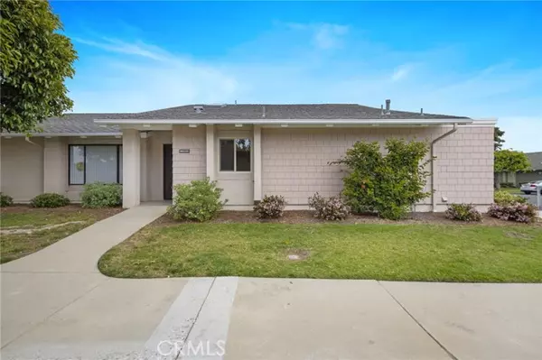 8685 Merced Circle #1017E, Huntington Beach, CA 92646