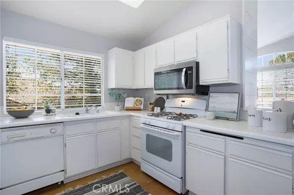 Rancho Santa Margarita, CA 92688,19 Carmesi