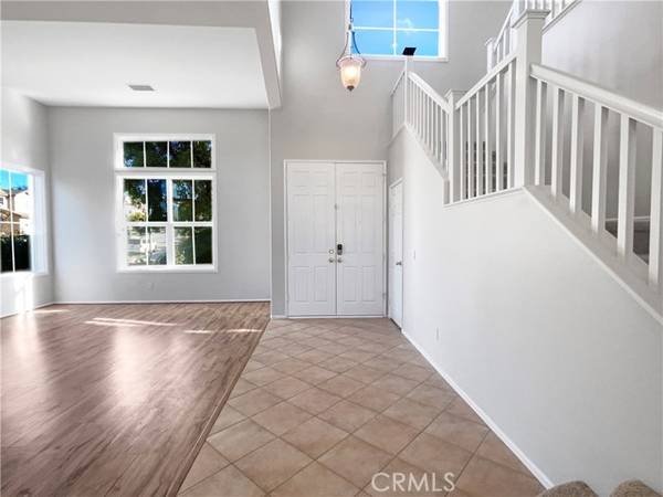 945 Biscayne Palm Place, Simi Valley, CA 93065