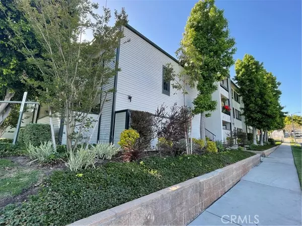 1903 Temple Avenue #109, Signal Hill, CA 90755