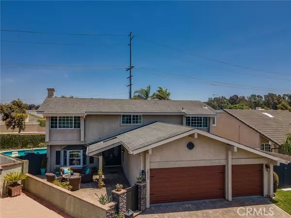 18022 Lakepoint Lane, Huntington Beach, CA 92647