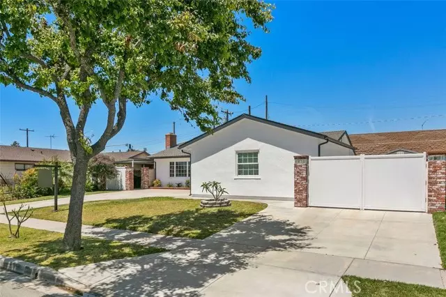 13161 Buckingham Circle, Westminster, CA 92683