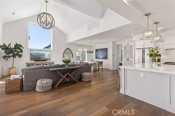 Corona Del Mar, CA 92625,411 Heliotrope Avenue