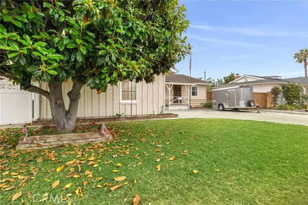 1207 Belfast Avenue, Costa Mesa, CA 92626