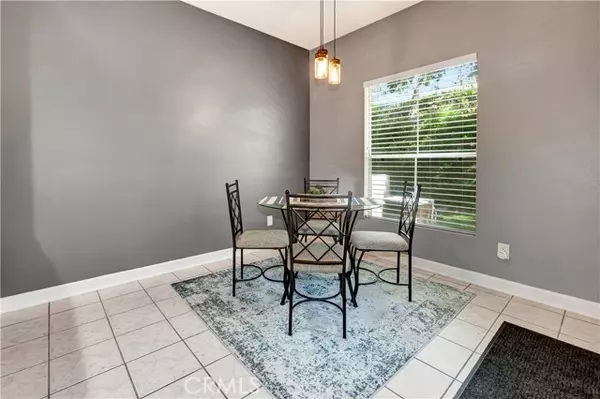 Rancho Santa Margarita, CA 92688,86 Abrigo