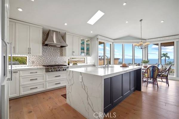 Laguna Beach, CA 92651,437 Emerald Bay