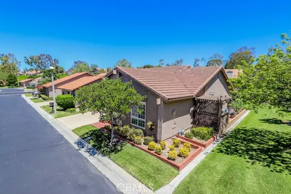 Mission Viejo, CA 92692,23716 Villena