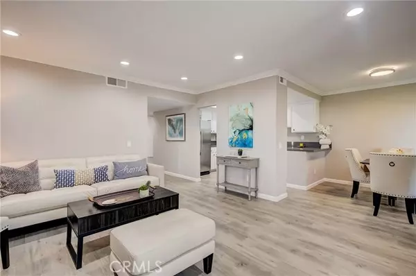 Costa Mesa, CA 92627,409 Brighton Springs