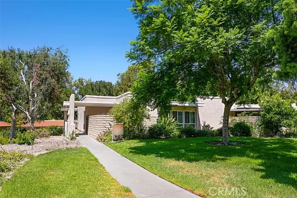 Laguna Woods, CA 92637,2230 Via Puerta #U