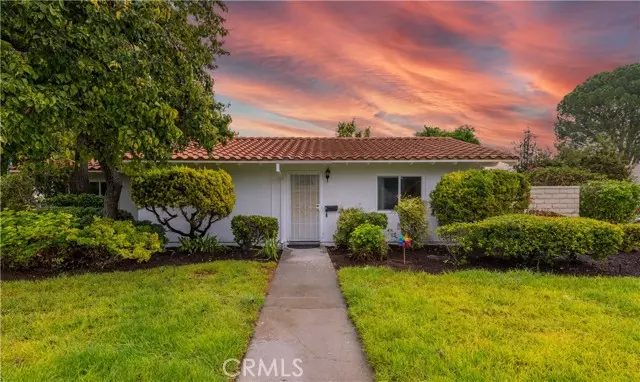 2197 Via Mariposa #A, Laguna Woods, CA 92637