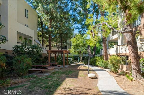 5510 Owensmouth Avenue #212, Woodland Hills, CA 91367