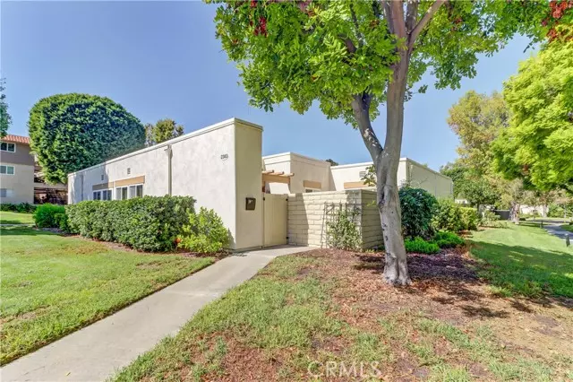 2383 Via Mariposa #C, Laguna Woods, CA 92637