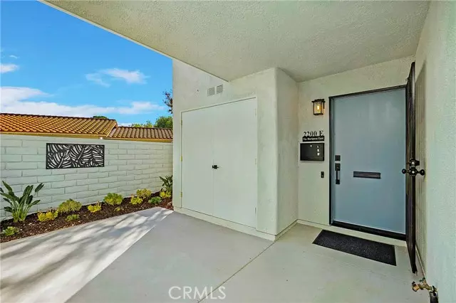 2200 Via Mariposa #E, Laguna Woods, CA 92637