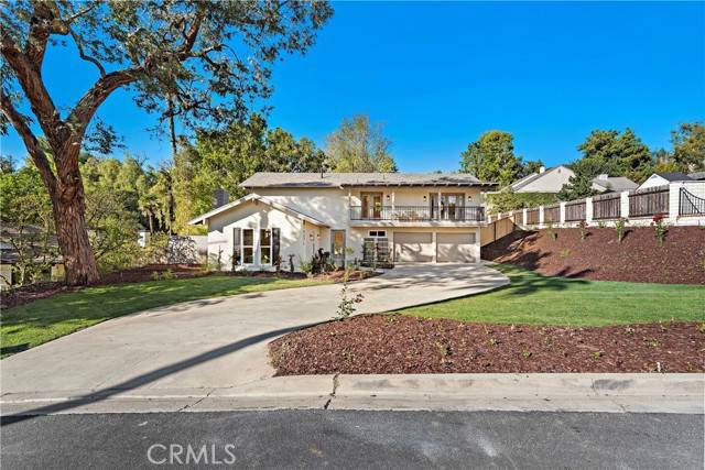 10271 Shadyridge Dr, North Tustin, CA 92705