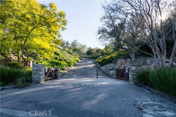 Trabuco Canyon, CA 92679,1 Summitcrest