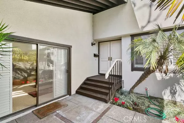 Seal Beach, CA 90740,540 Old Ranch Road #25