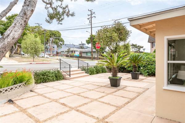 El Segundo, CA 90245,440 Bungalow