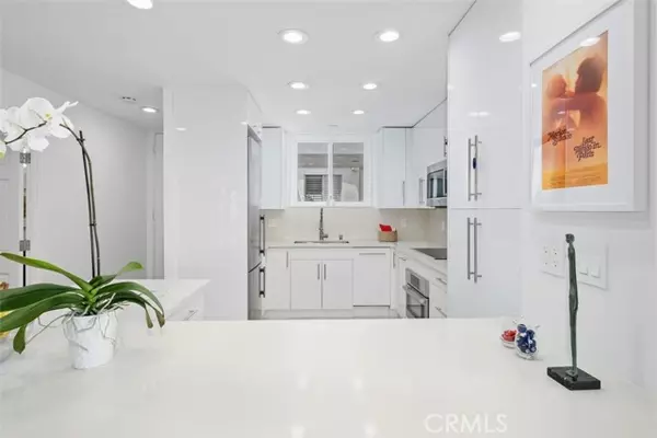 Corona Del Mar, CA 92625,775 Avocado Avenue #305