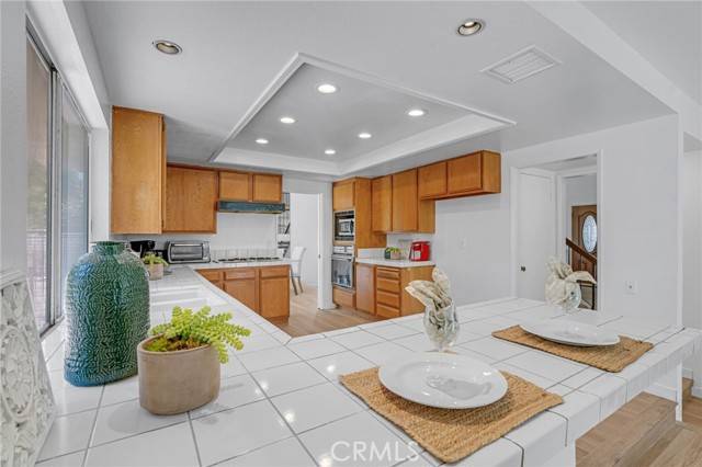 Brea, CA 92821,894 Shadowgrove Street